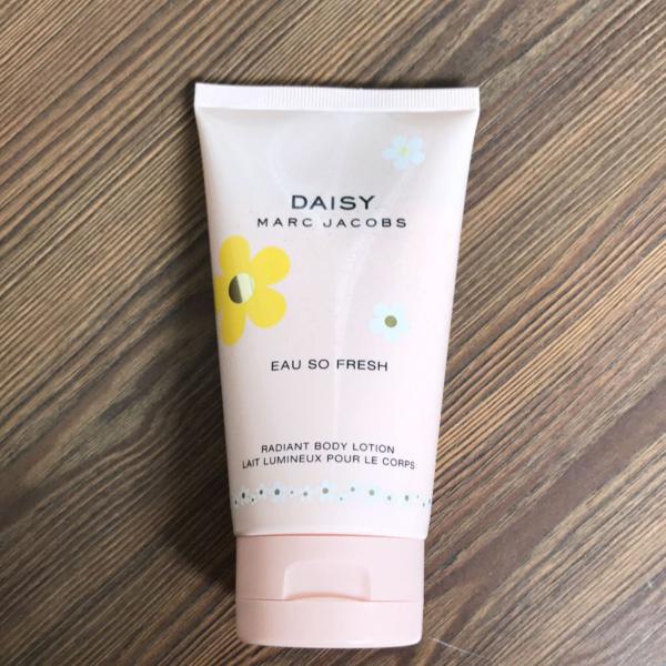 Daisy Marc Jacobs - Radiant Body Lotion (NOVO)