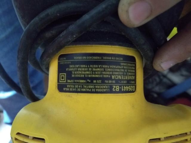 Lixadeira Dewalt semi nova