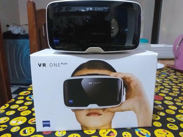 Vendo um óculos de realidade virtual novo de 100 reais no