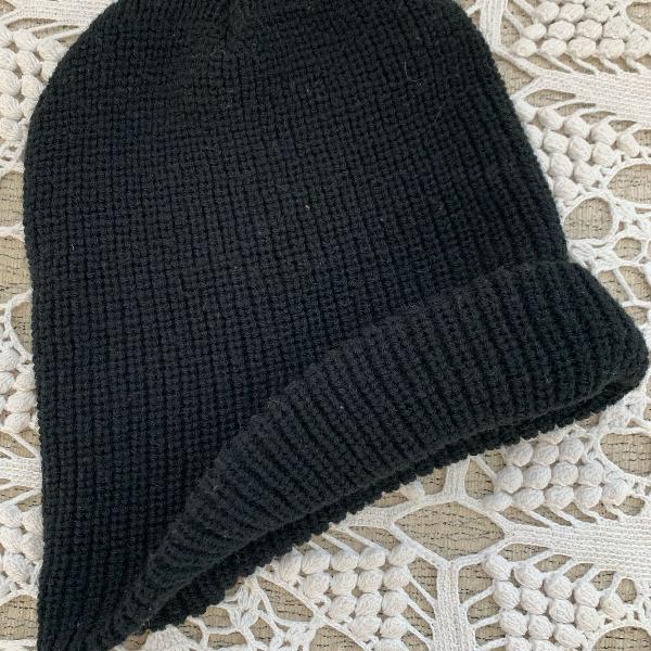 gorro em lã preto