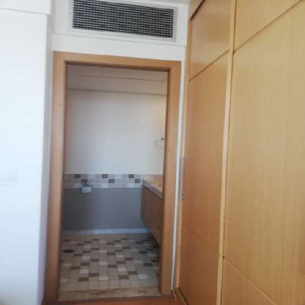 Apartamento com 1 Quarto à Venda, 60 m² por R$ 230.000