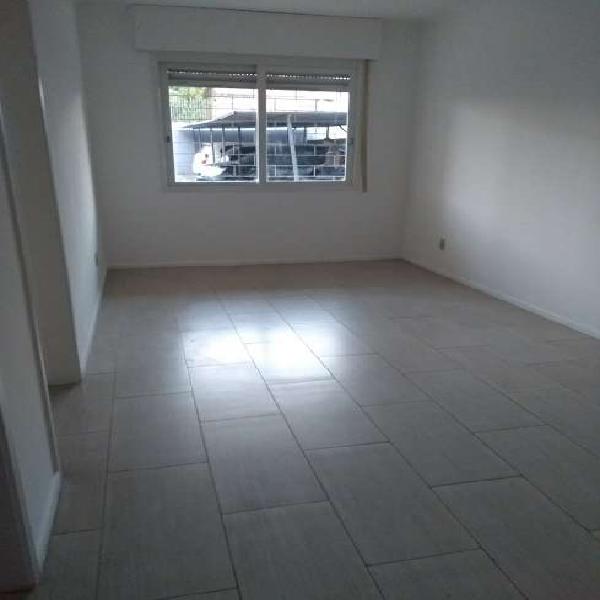 Apartamento com 1 Quarto para Alugar, 45 m² por R$ 585/Mês