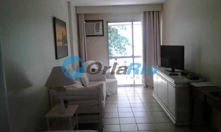 Apartamento com 1 Quarto para Alugar, 53 m² por R$