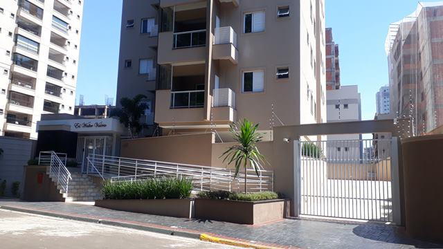 Apartamento com 2 Quartos à Venda, 76 m² por R$ 330.000