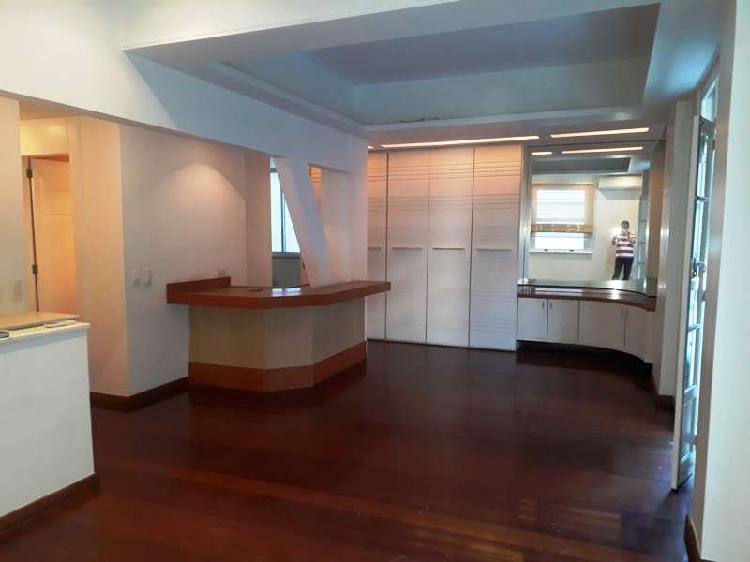 Apartamento com 2 Quartos para Alugar, 100 m² por R$