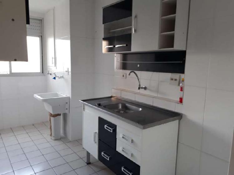 Apartamento com 2 Quartos para Alugar, 40 m² por R$