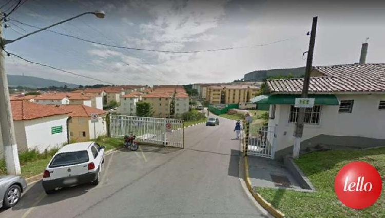 Apartamento com 2 Quartos para Alugar, 48 m² por R$