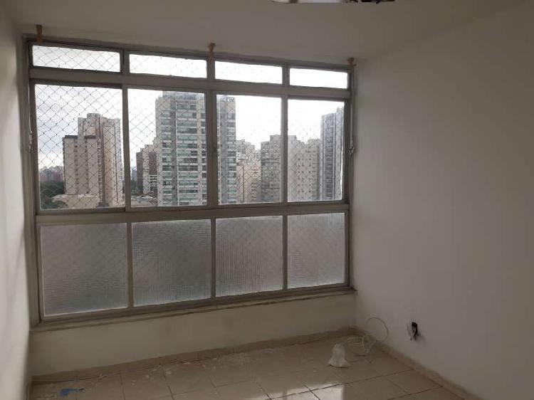 Apartamento com 2 Quartos para Alugar, 68 m² por R$