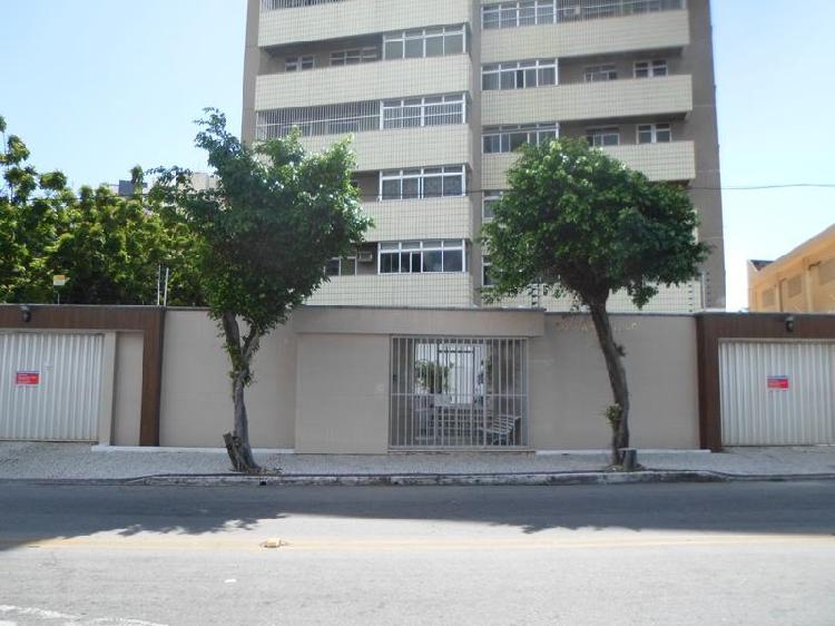 Apartamento com 3 Quartos para Alugar, 133 m² por R$