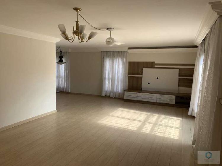 Apartamento com 4 Quartos para Alugar, 168 m² por R$
