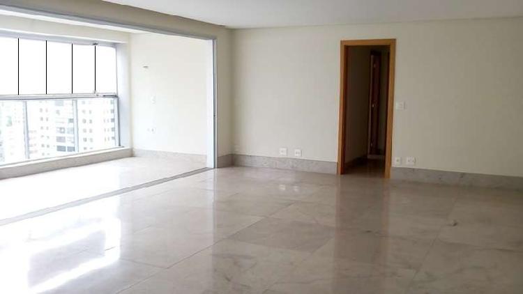 Apartamento com 4 Quartos para Alugar, 180 m² por R$