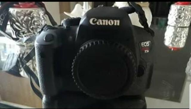 Câmera Canon EOS Rebel T5i (700D)