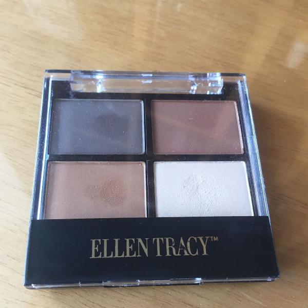 Paleta de Sombra Ellen Tracy.