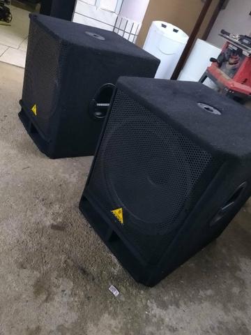 Par de graves de 18 Behringer 400w RMS cada passivos