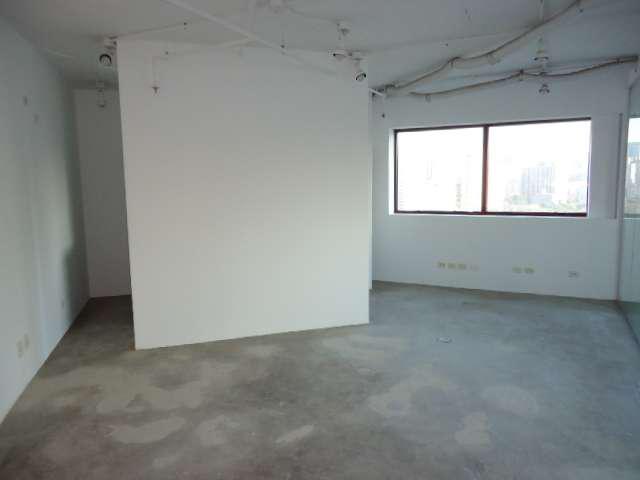 Sala Comercial para Alugar, 53 m² por R$ 2.300/Mês COD.