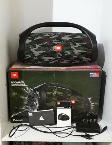 Vende-se uma JBL(boom box)