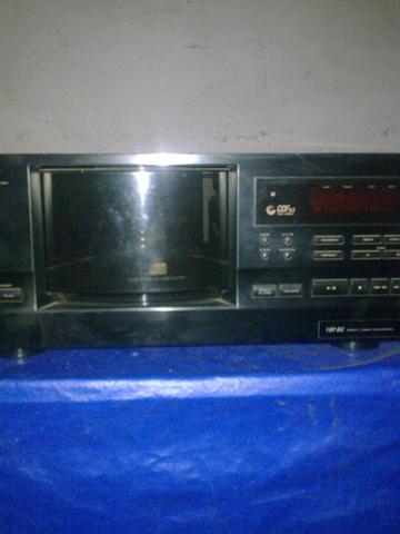 Vendo Discotequeira profissional 101 Cds