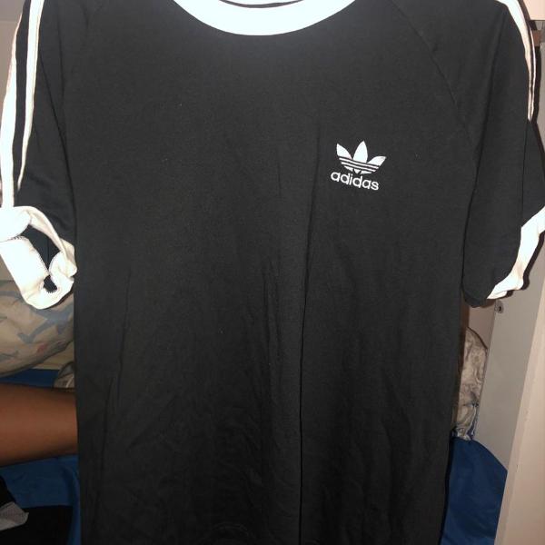 camisa adidas preta com listras branca