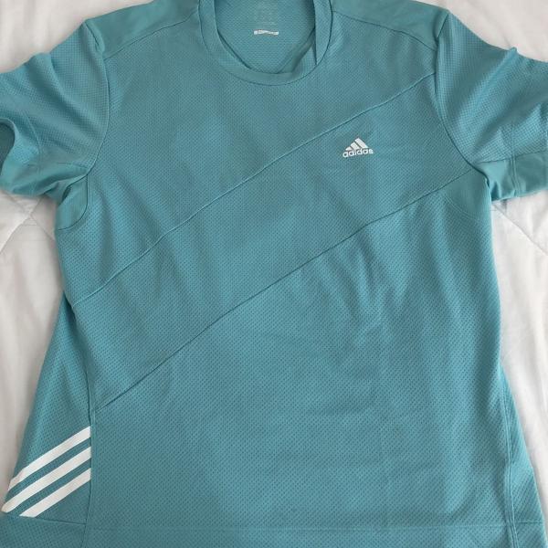 camiseta esportiva adidas turquesa