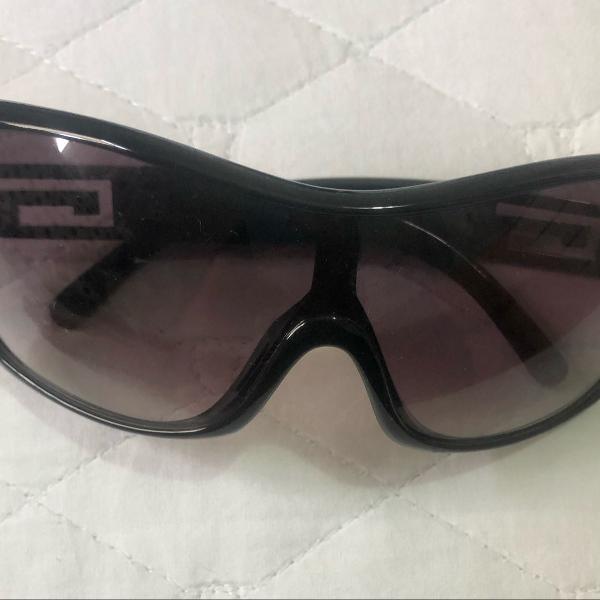 culos guess, semi novo!