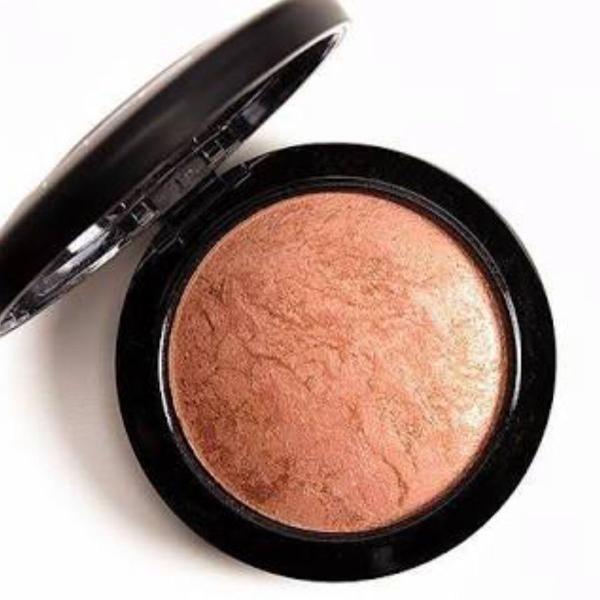 iluminador mac cheek bronze