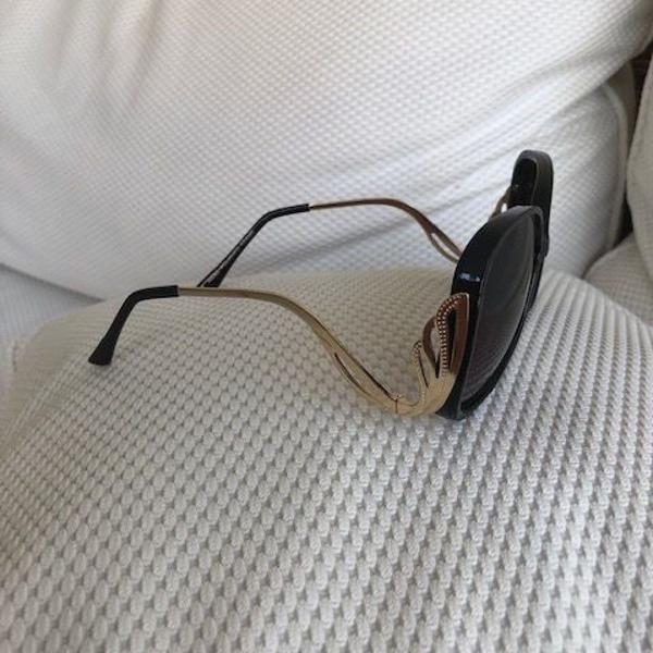 oculos de sol super moderno novo