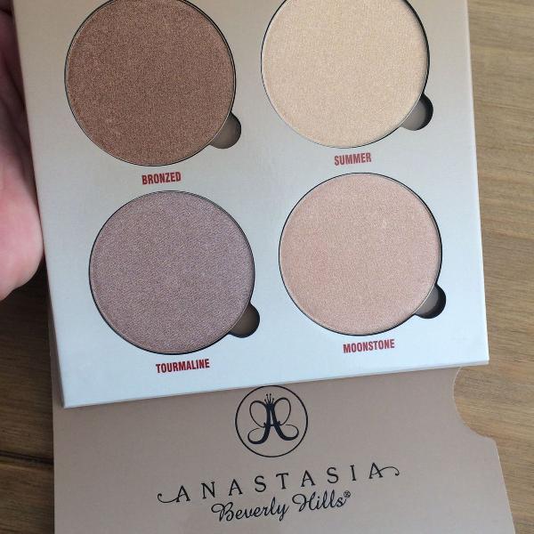 paleta iluminadora anastasia beverly hills glow