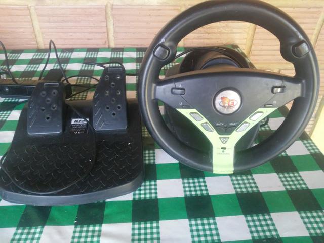 Volante e pedal