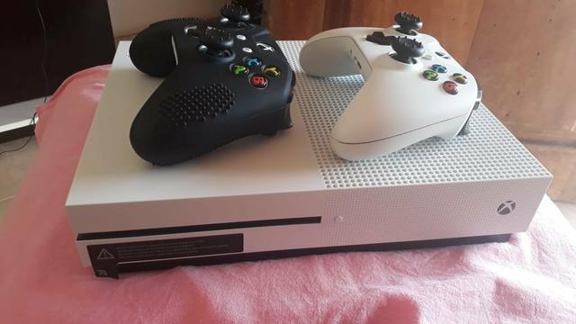 Xbox one 500GB com 2 controles originais