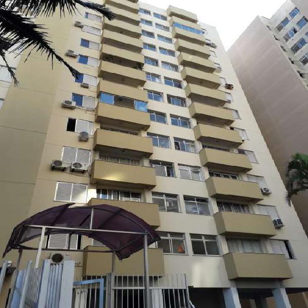 Apartamento com 1 Quarto à Venda, 49 m² por R$ 240.000