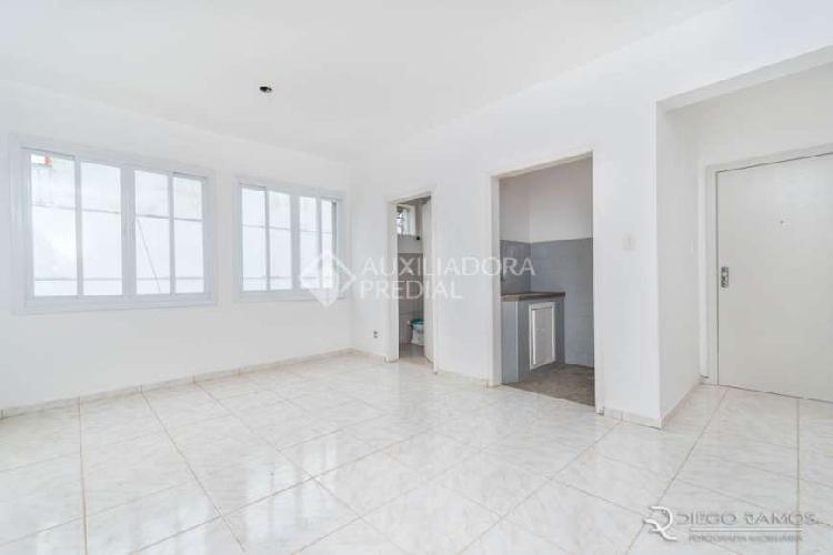 Apartamento com 1 Quarto para Alugar, 23 m² por R$ 450/Mês