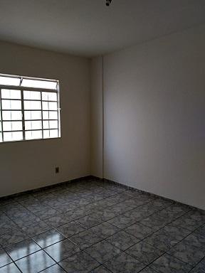 Apartamento com 1 Quarto para Alugar, 48 m² por R$ 530/Mês