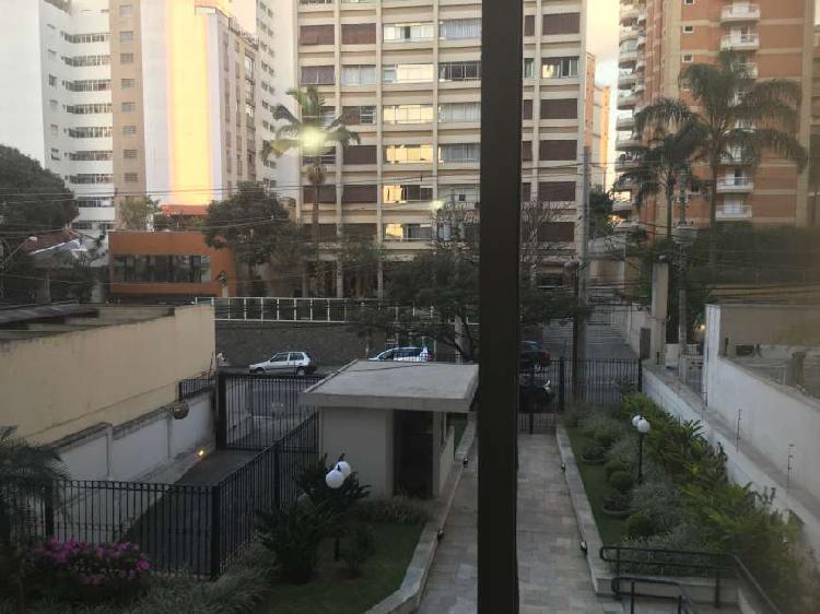 Apartamento com 2 Quartos à Venda, 135 m² por R$ 695.000