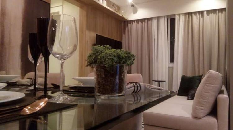 Apartamento com 2 Quartos à Venda, 43 m² por R$ 165.000