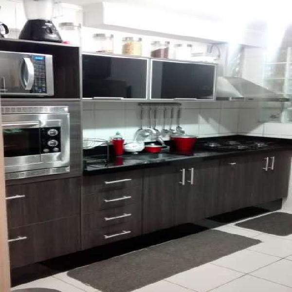 Apartamento com 2 Quartos à Venda, 50 m² por R$ 230.000