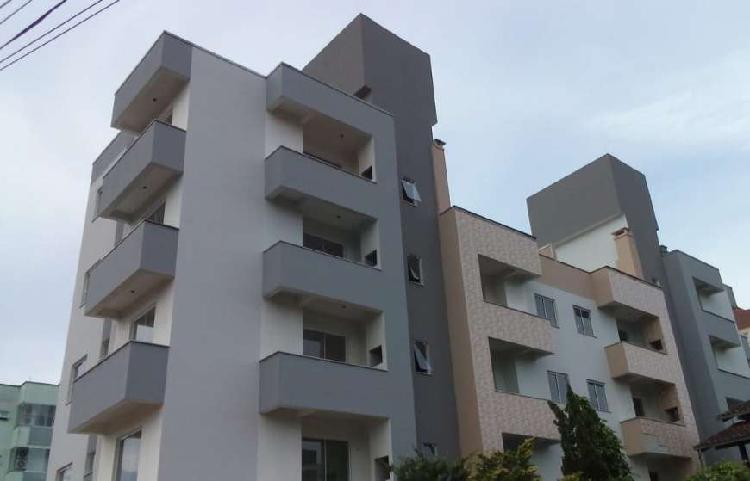 Apartamento com 2 Quartos à Venda, 52 m² por R$ 168.000