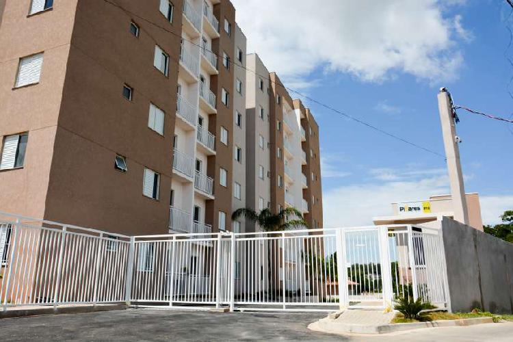 Apartamento com 2 Quartos à Venda, 52 m² por R$ 180.000