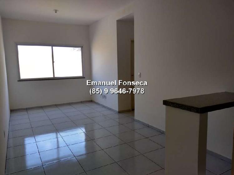Apartamento com 2 Quartos à Venda, 53 m² por R$ 115.000