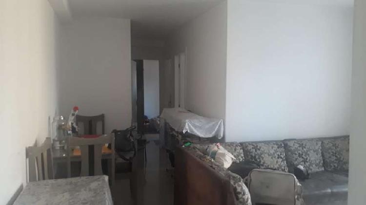 Apartamento com 2 Quartos à Venda, 54 m² por R$ 293.000