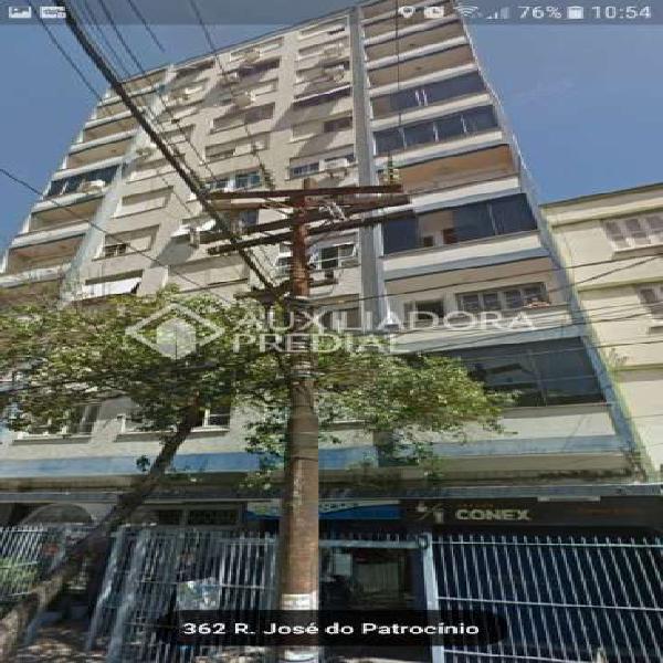 Apartamento com 2 Quartos à Venda, 57 m² por R$ 255.000
