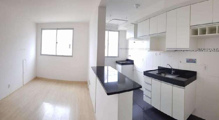 Apartamento com 2 Quartos à Venda, 59 m² por R$ 180.000