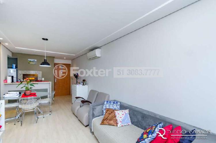 Apartamento com 2 Quartos à Venda, 62 m² por R$ 450.000
