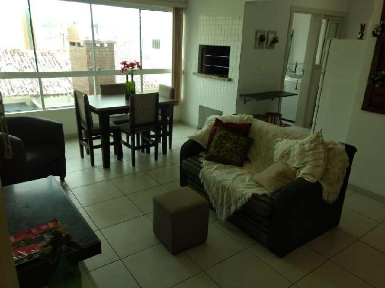 Apartamento com 2 Quartos à Venda, 64 m² por R$ 320.000