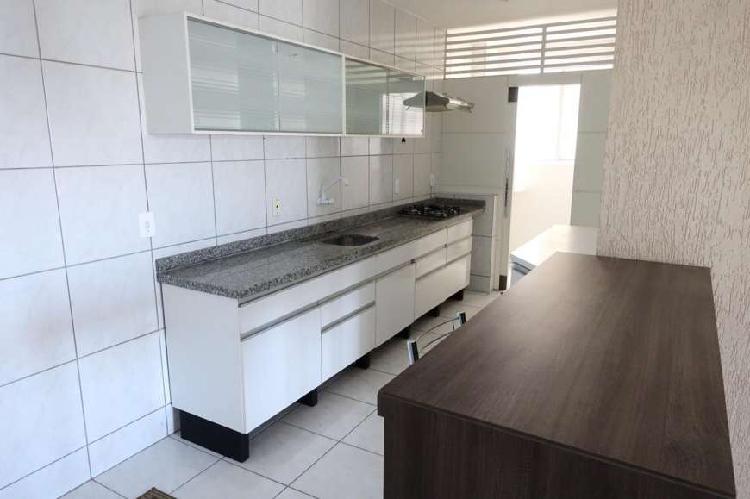 Apartamento com 2 Quartos à Venda, 65 m² por R$ 160.000