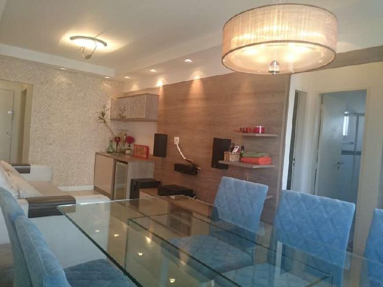 Apartamento com 2 Quartos à Venda, 68 m² por R$ 700.000