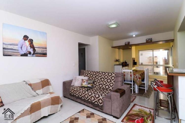Apartamento com 2 Quartos à Venda, 70 m² por R$ 470.000