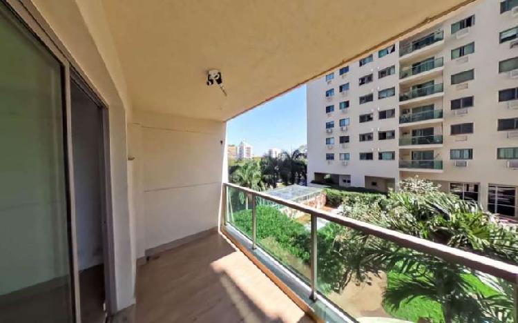 Apartamento com 2 Quartos à Venda, 70 m² por R$ 480.000