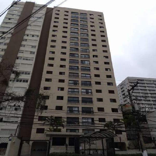 Apartamento com 2 Quartos à Venda, 70 m² por R$ 600.000
