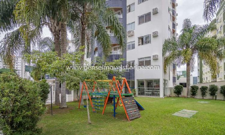 Apartamento com 2 Quartos à Venda, 71 m² por R$ 350.000