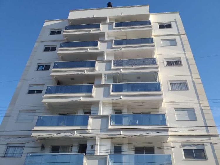Apartamento com 2 Quartos à Venda, 75 m² por R$ 280.000